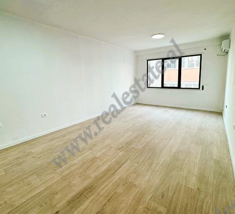 Office for rent very close to the center of Tirana on Qemal Stafa street.

The environment is loca